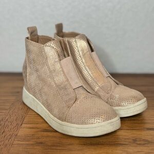 Girls Mia Kids Gracey Sneaker - rose gold. Size 3